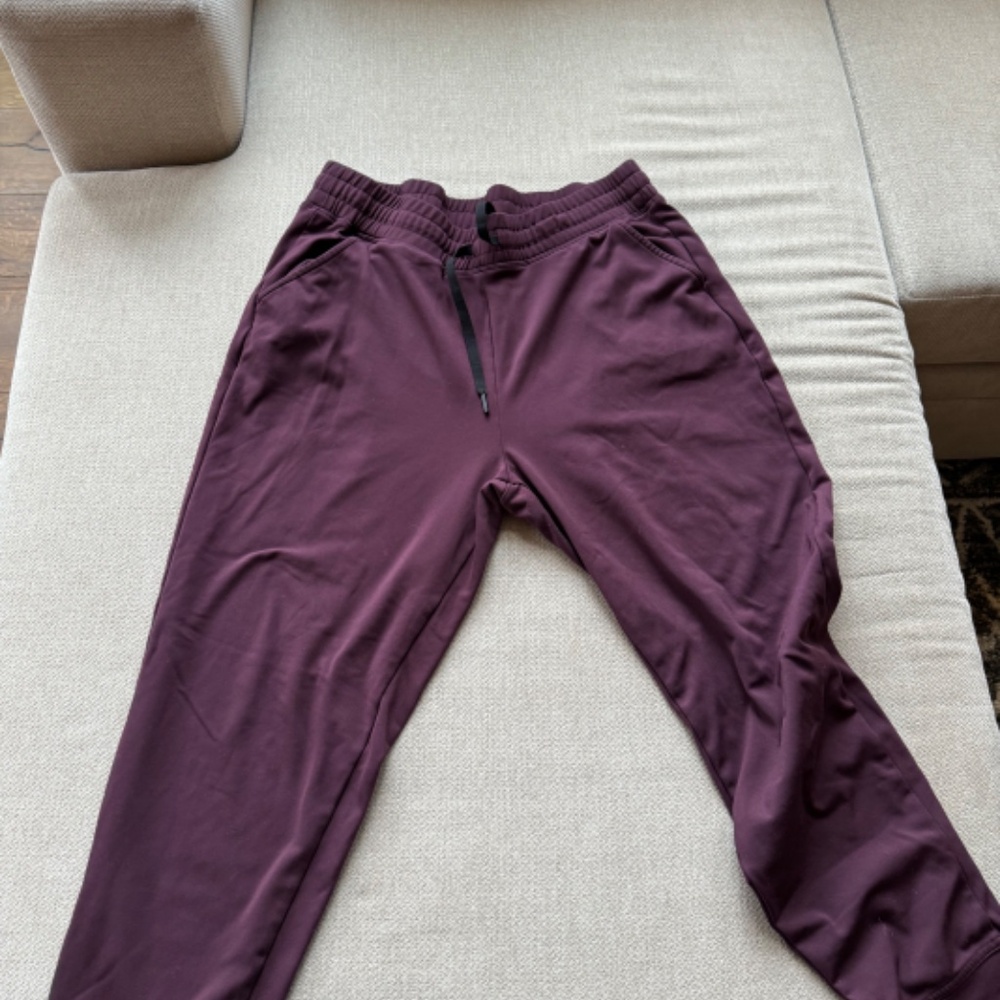 Barely used clothes - Picture 5 of 16